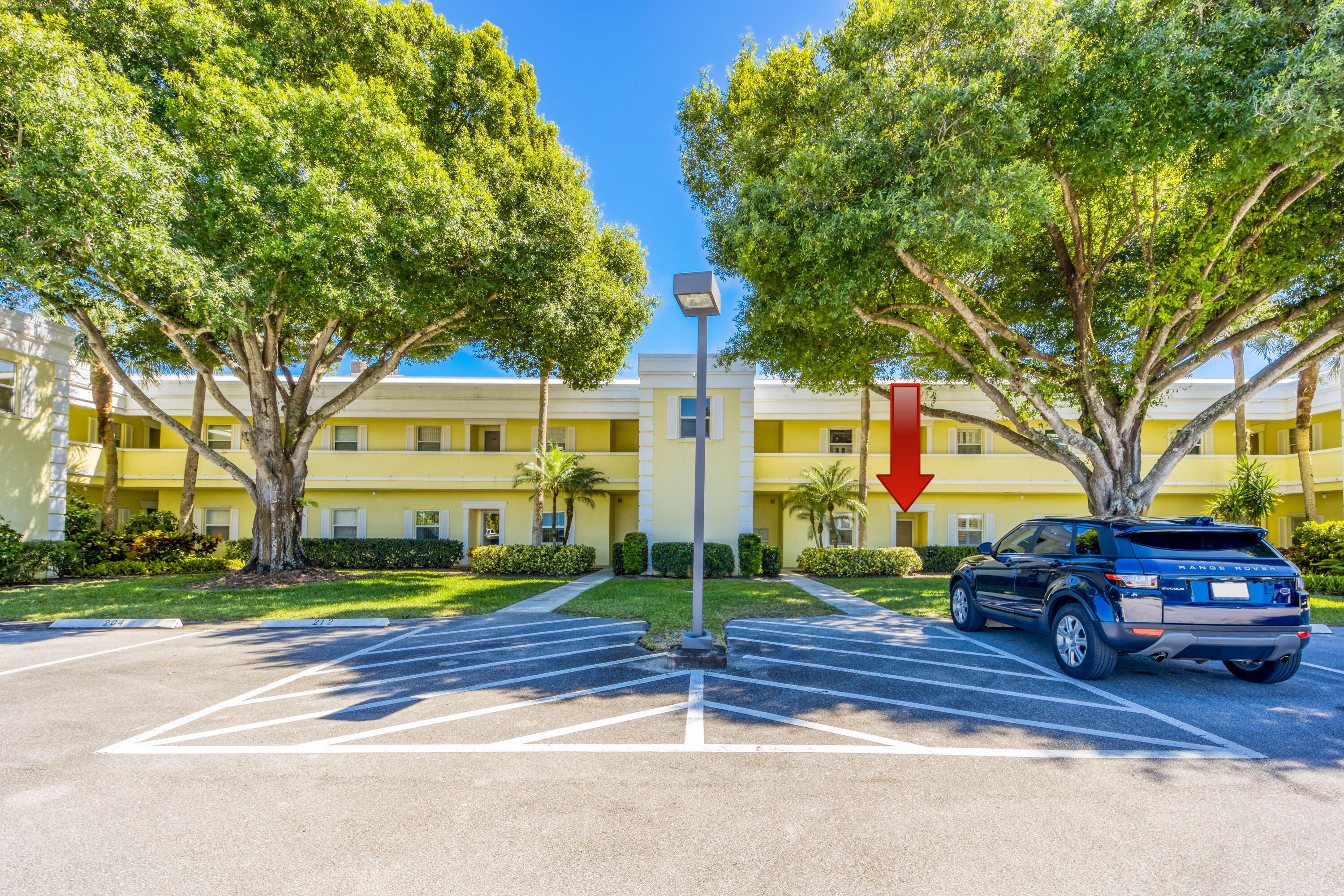 1600 SE Saint Lucie Boulevard 205, Stuart, FL, 34996/$335,000 4 1600 SE Saint Lucie Boulevard 205