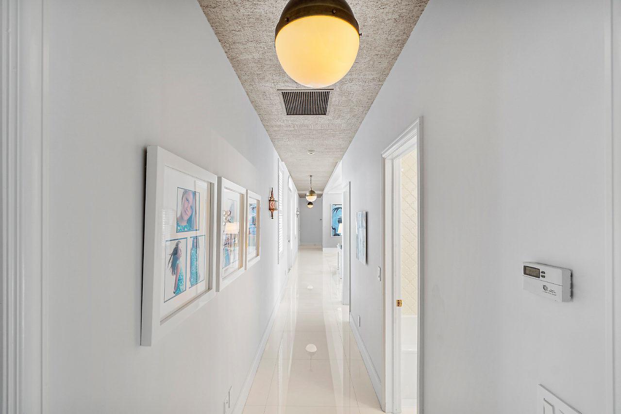 TROPICAL SHORES - Residential Lease