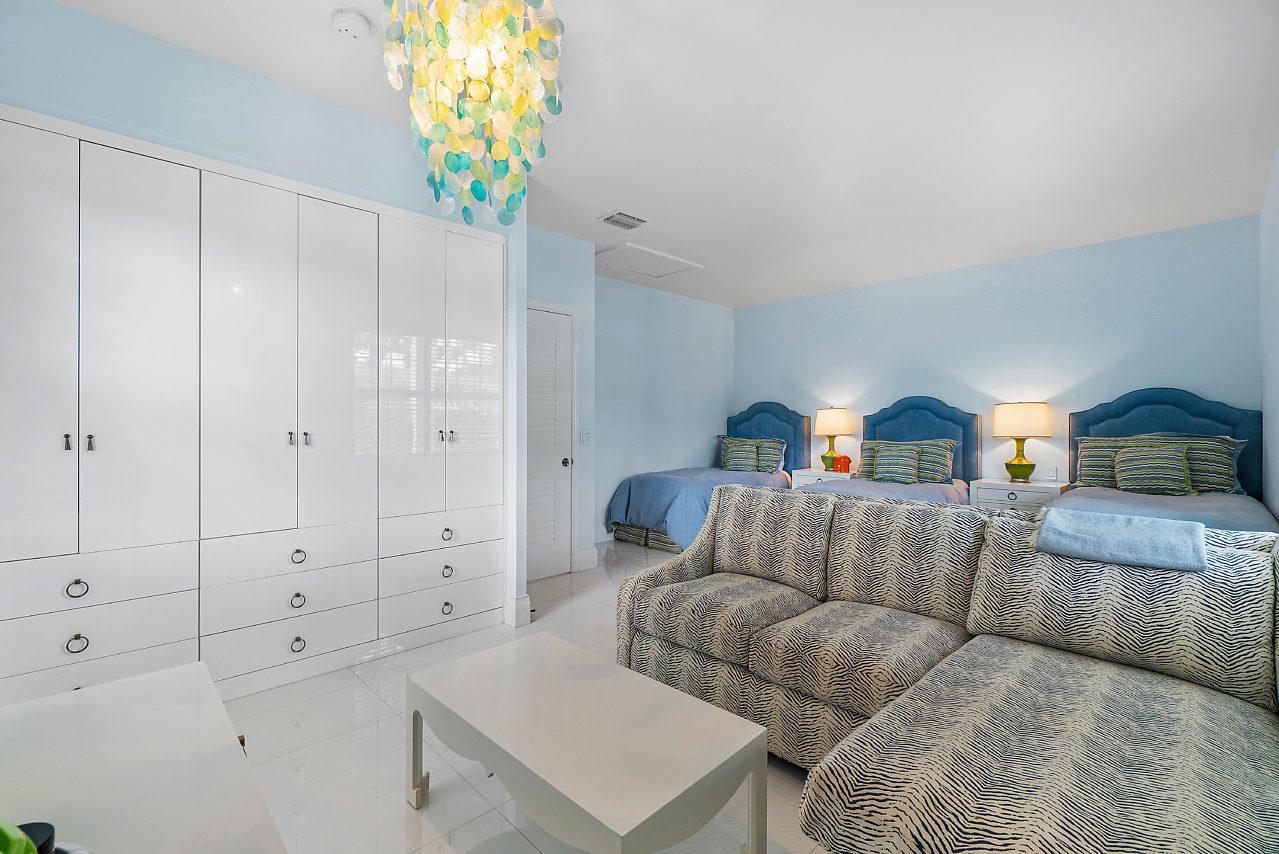 TROPICAL SHORES - Residential Lease