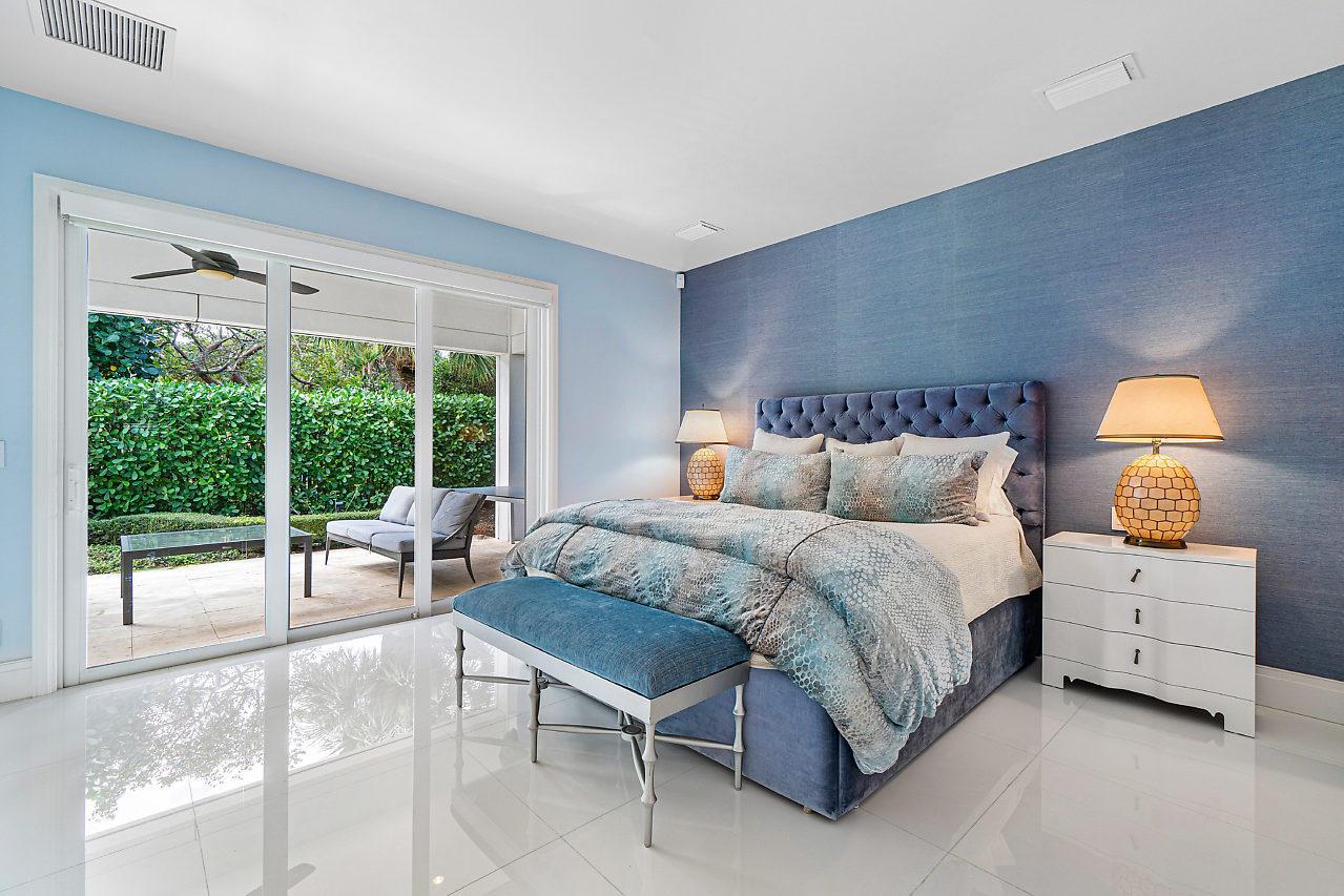 TROPICAL SHORES - Residential Lease