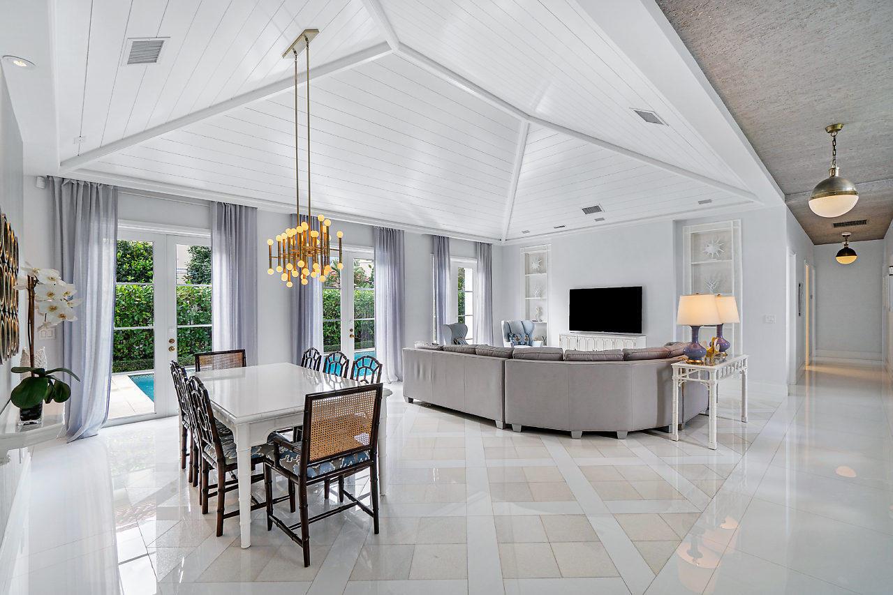 TROPICAL SHORES - Residential Lease