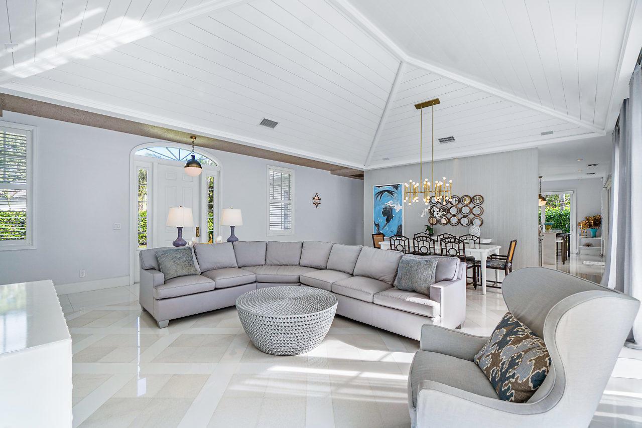 TROPICAL SHORES - Residential Lease