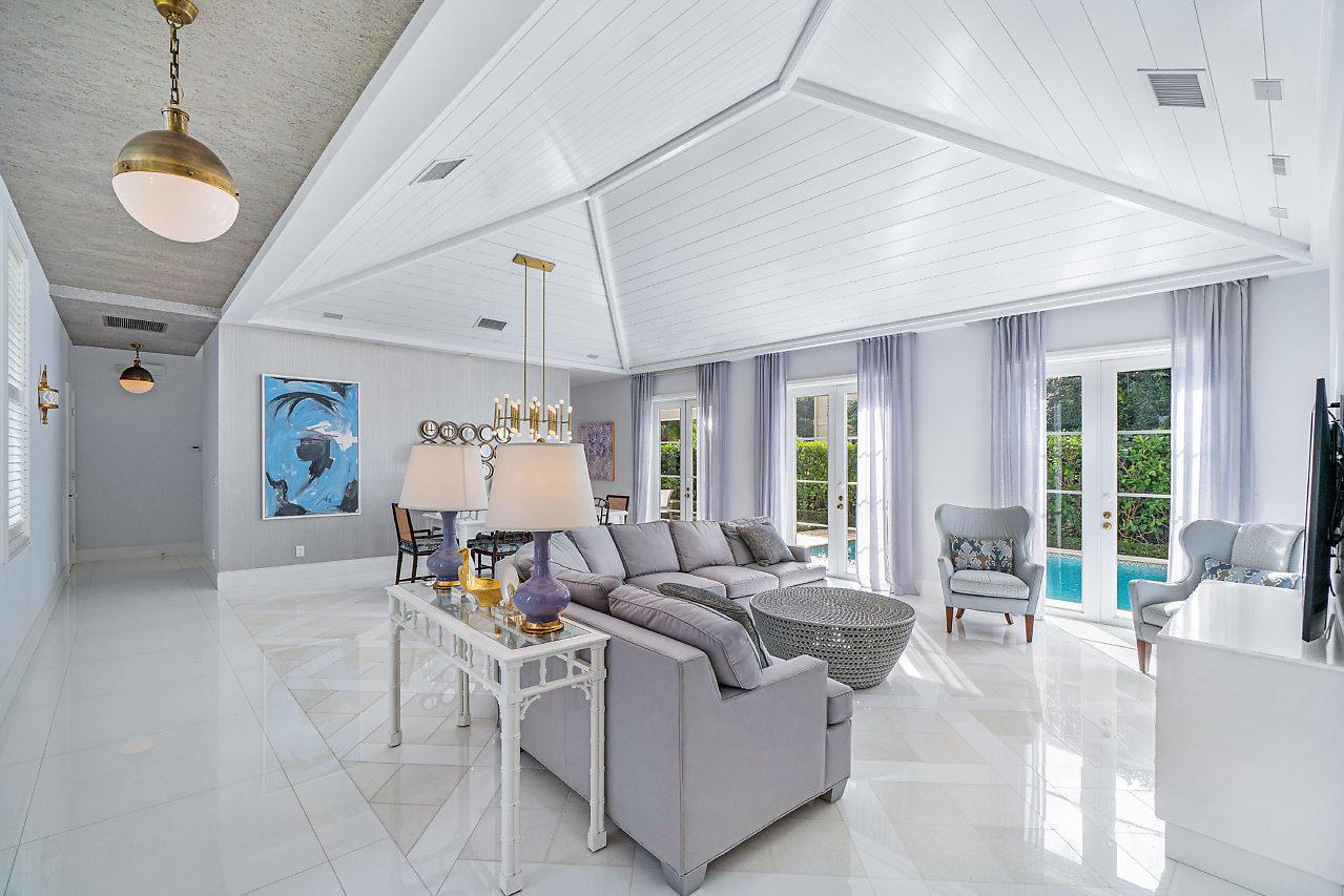 TROPICAL SHORES - Residential Lease