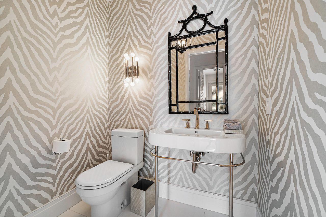 TROPICAL SHORES - Residential Lease