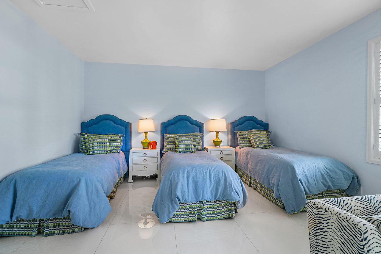 TROPICAL SHORES - Residential Lease