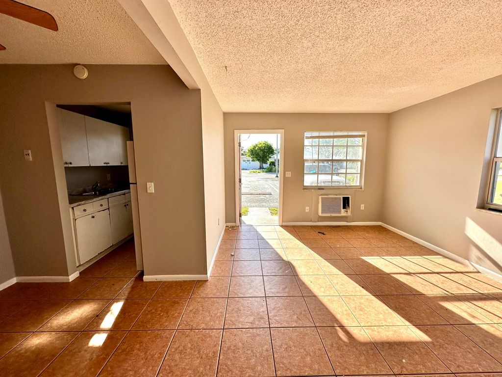 Photo of 1417 N Federal Highway #2, Lake Worth Beach, FL 33460 (MLS # R11109891)