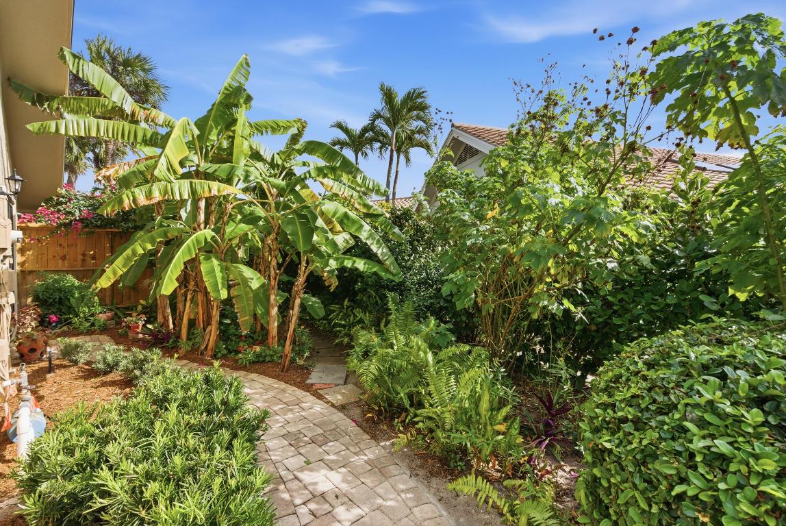 MARINER SANDS COUNTRY CLUB - Residential