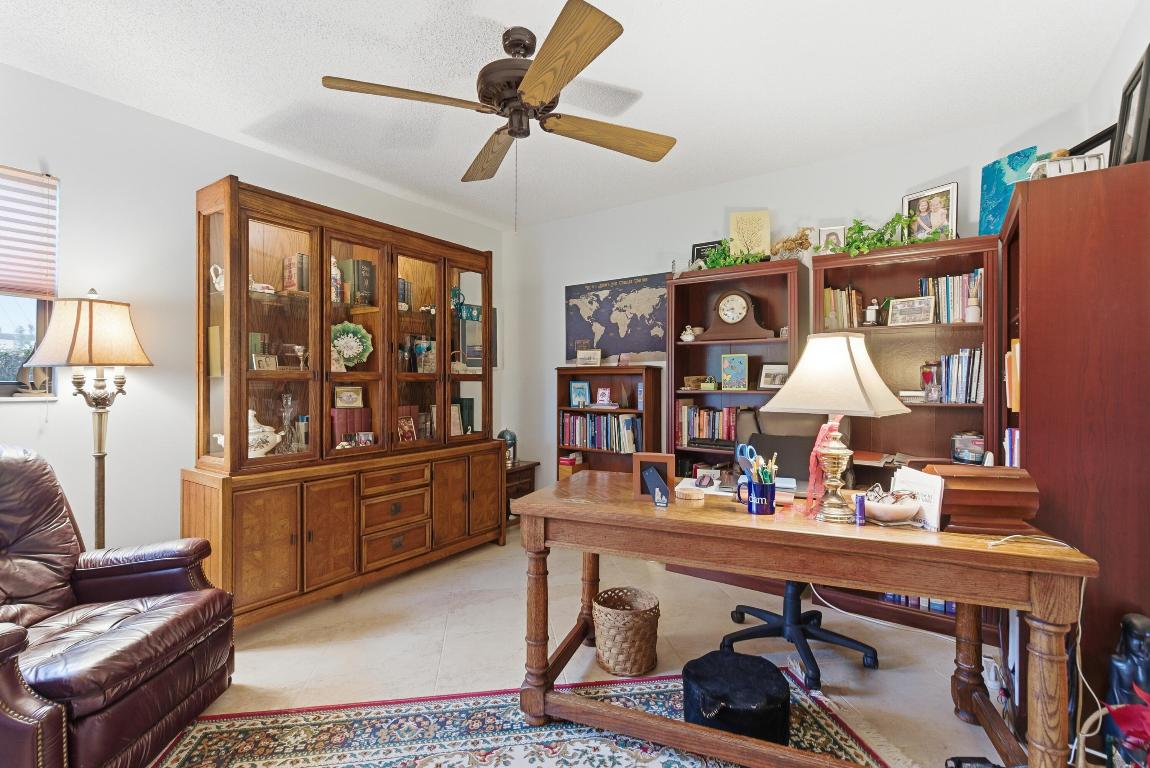 MARINER SANDS COUNTRY CLUB - Residential