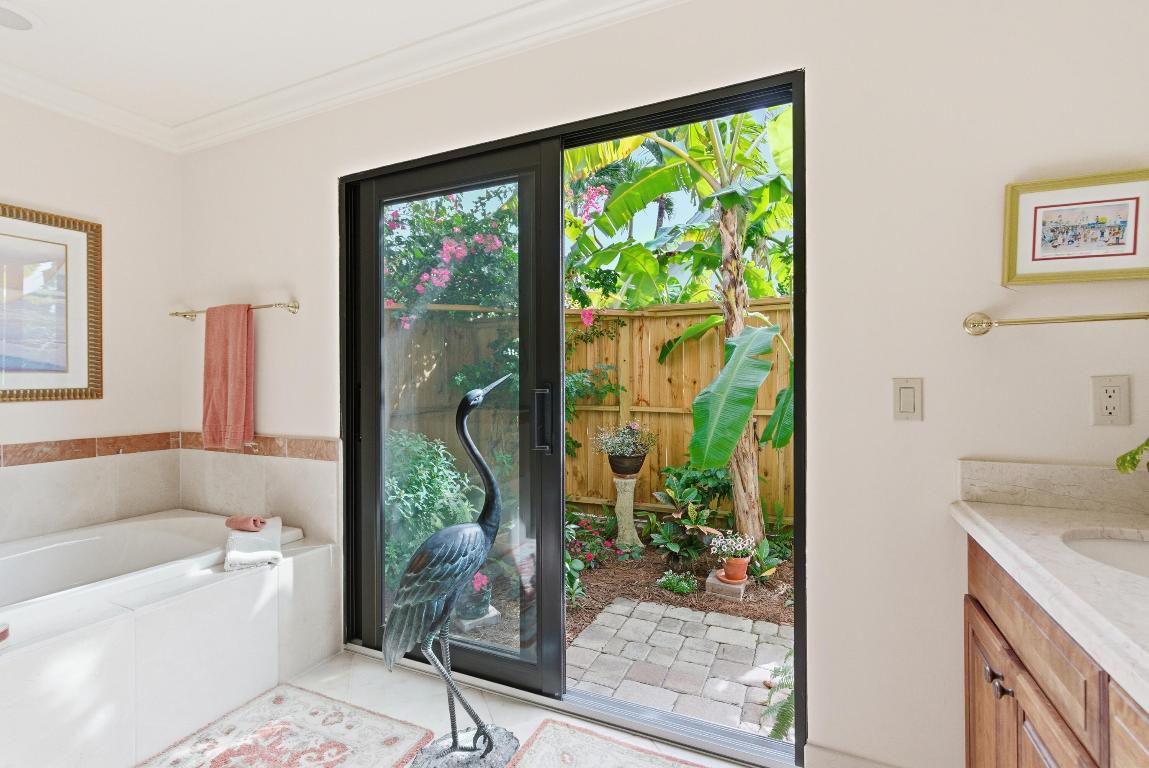 MARINER SANDS COUNTRY CLUB - Residential