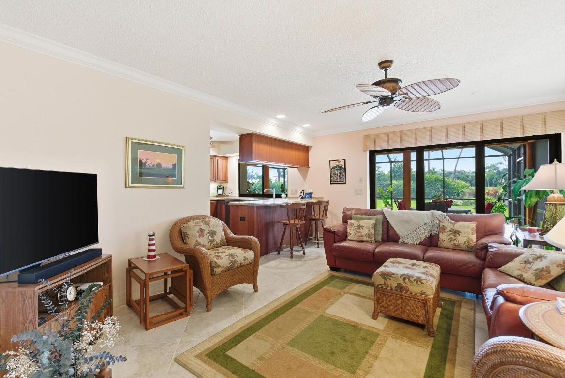 MARINER SANDS COUNTRY CLUB - Residential