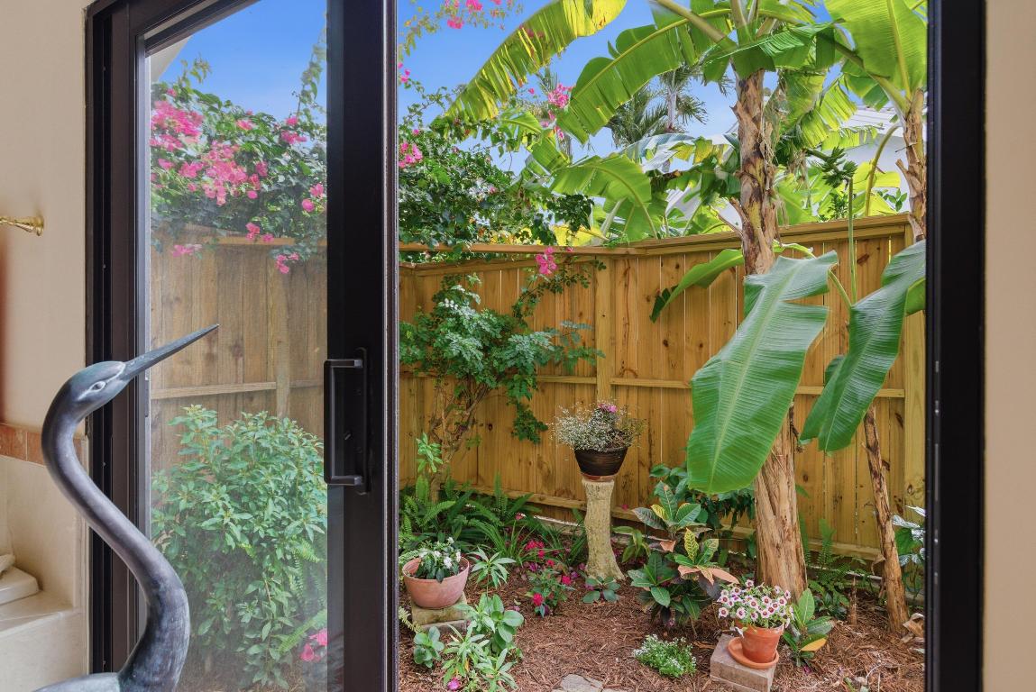 MARINER SANDS COUNTRY CLUB - Residential