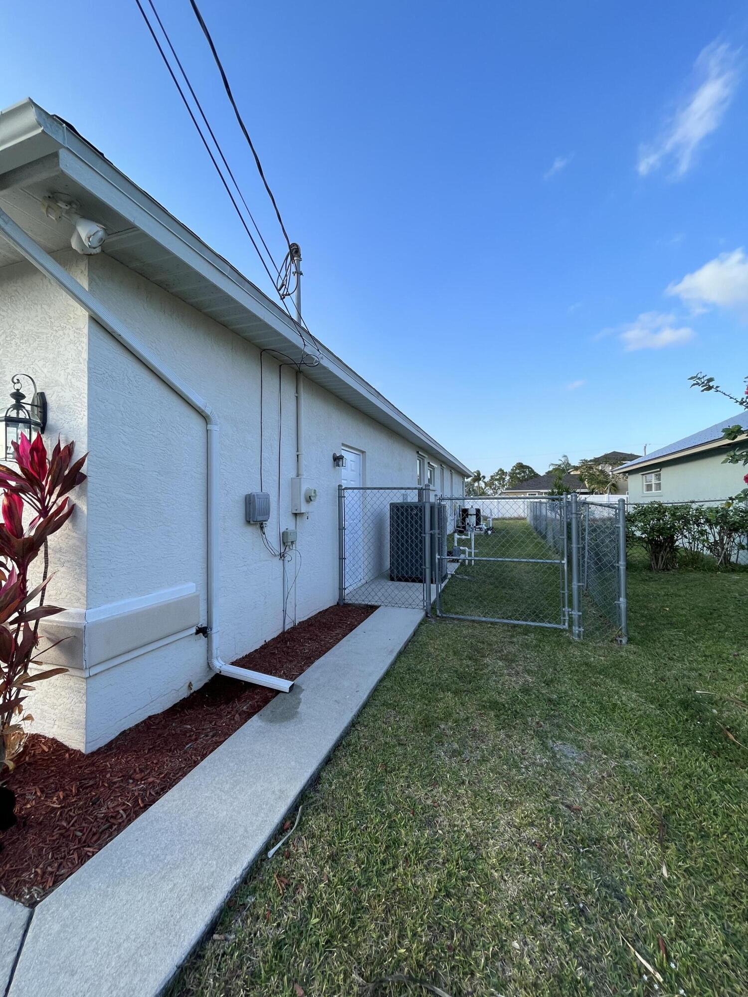 PORT ST LUCIE SECTION 44 - Residential
