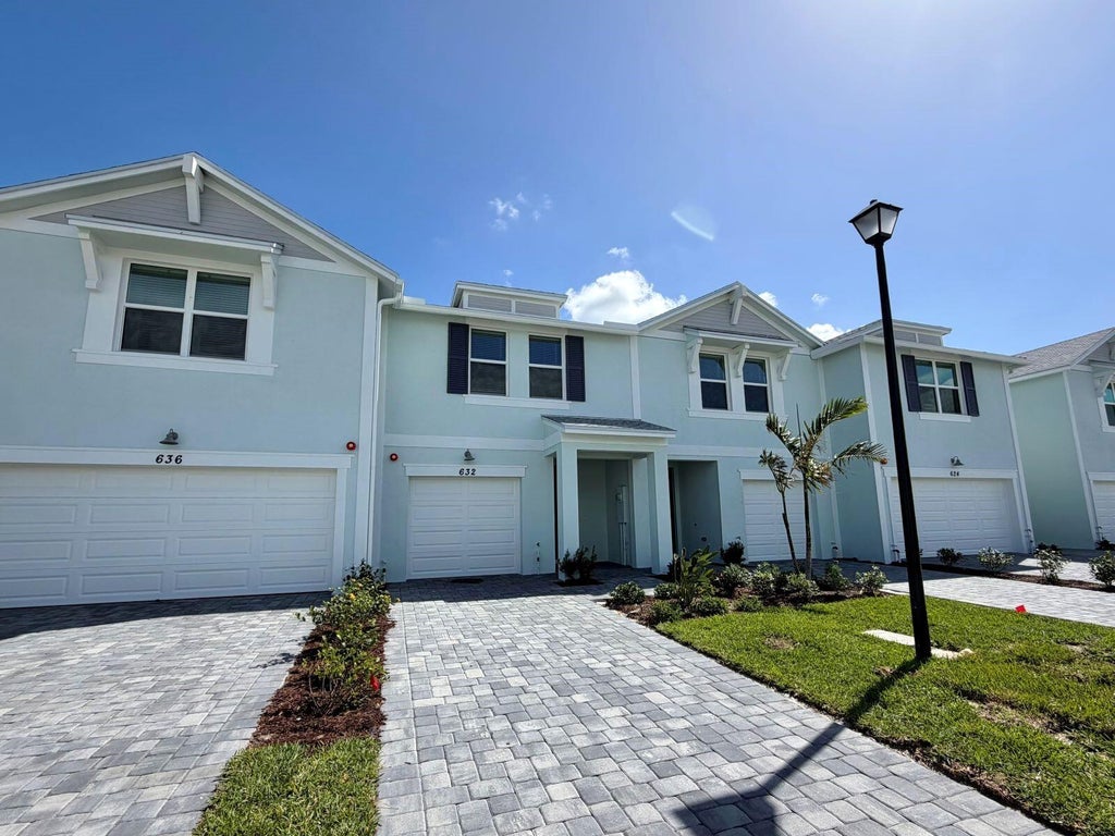 Photo of 632 Salisbury Circle, Fort Pierce, FL 34982 (MLS # B26036826)