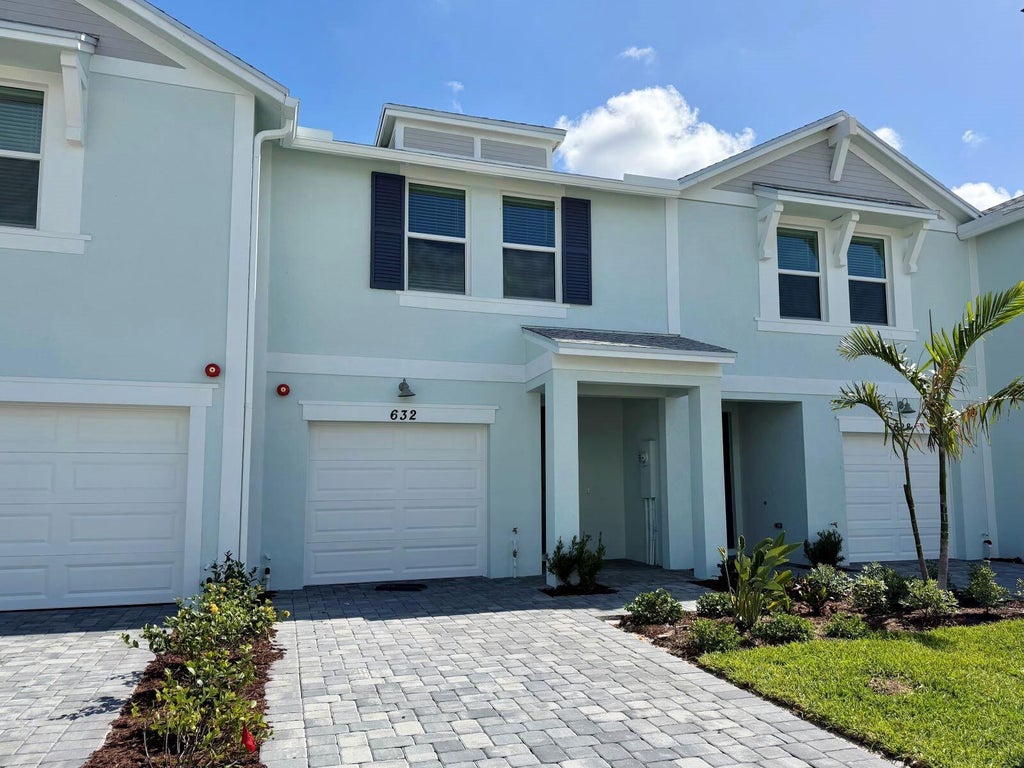Photo of 632 Salisbury Circle, Fort Pierce, FL 34982 (MLS # B26036826)
