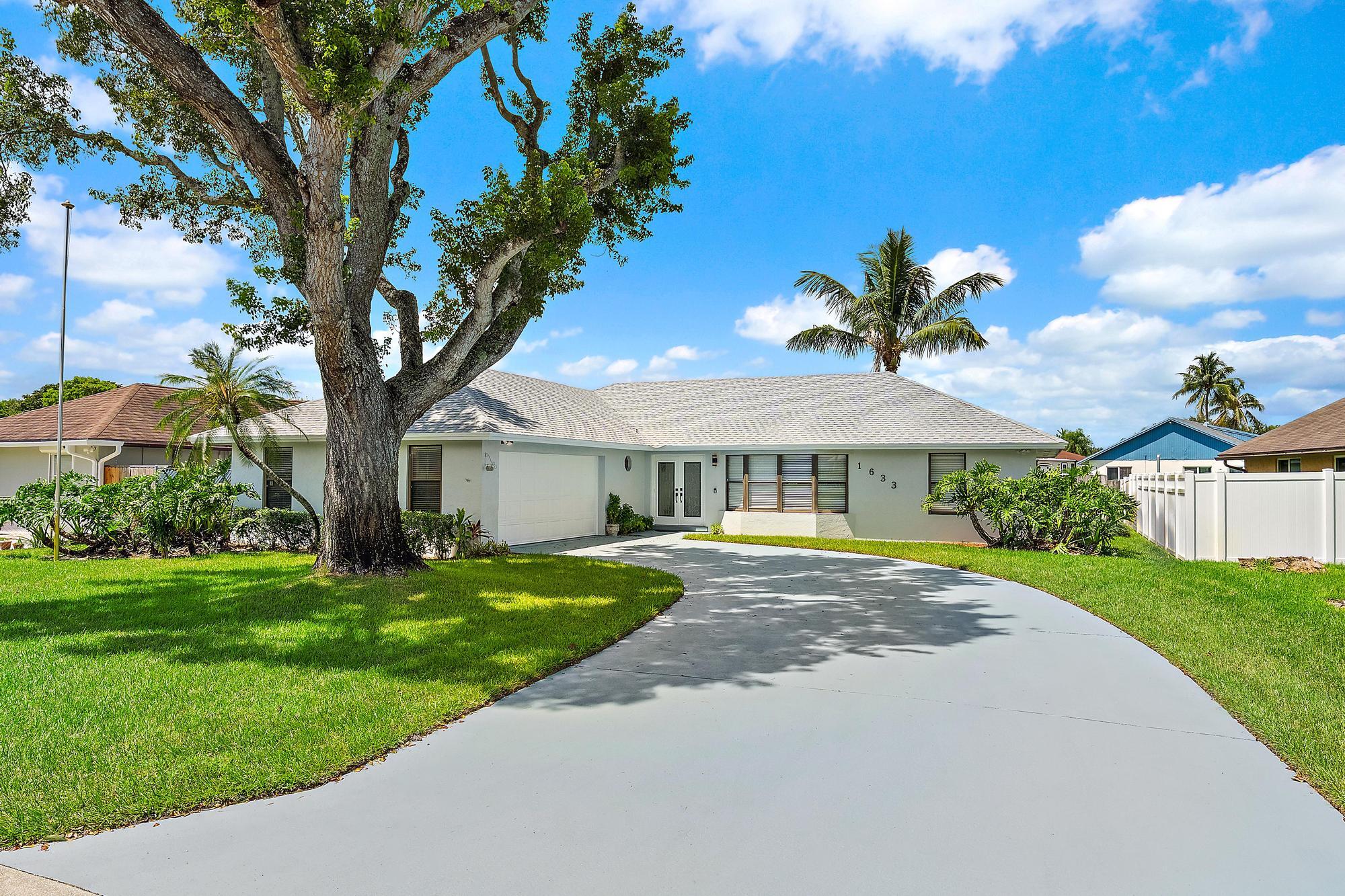 1633 WOODS BEND Road