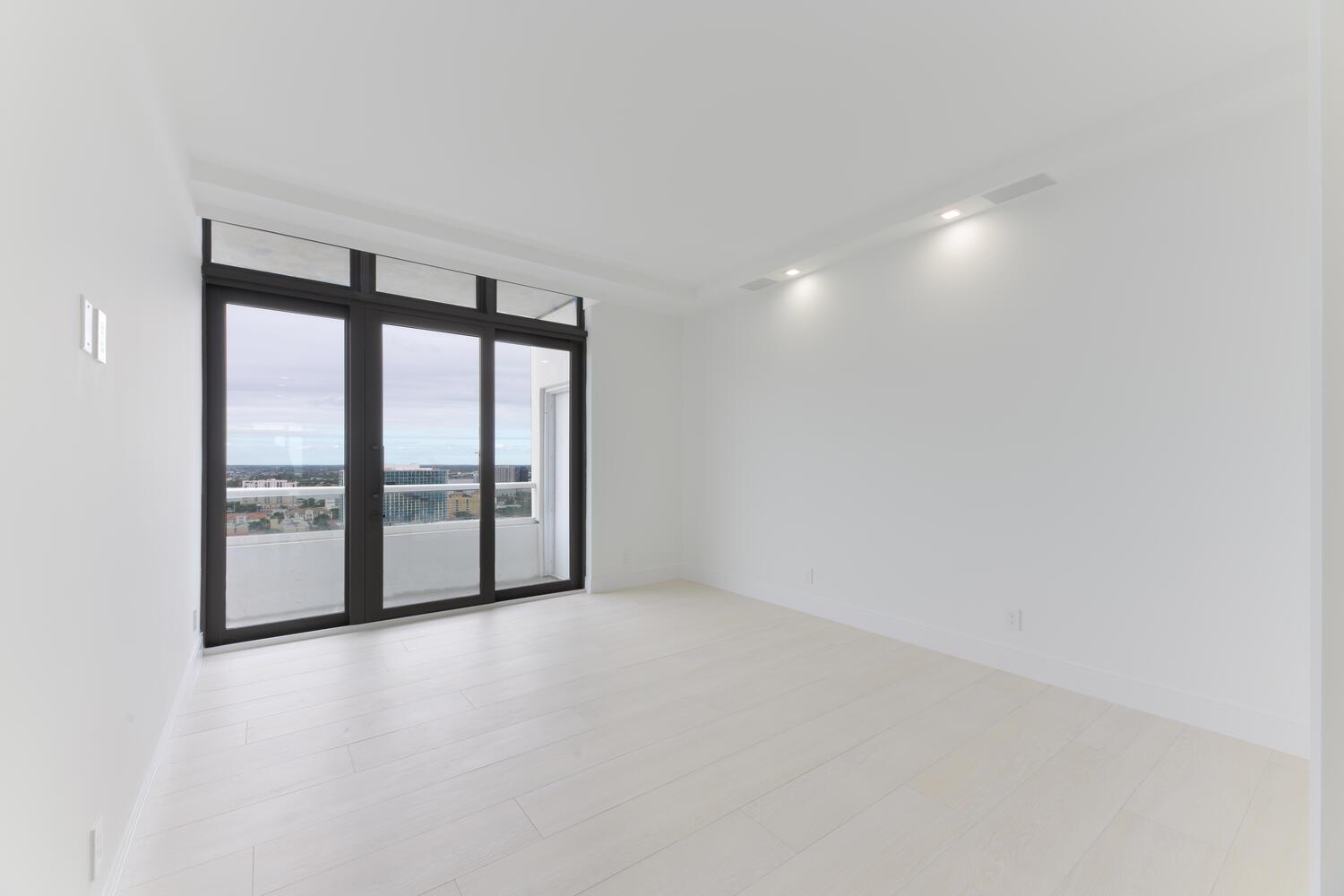 PLAZA OF THE PALM BEACHES - Residential