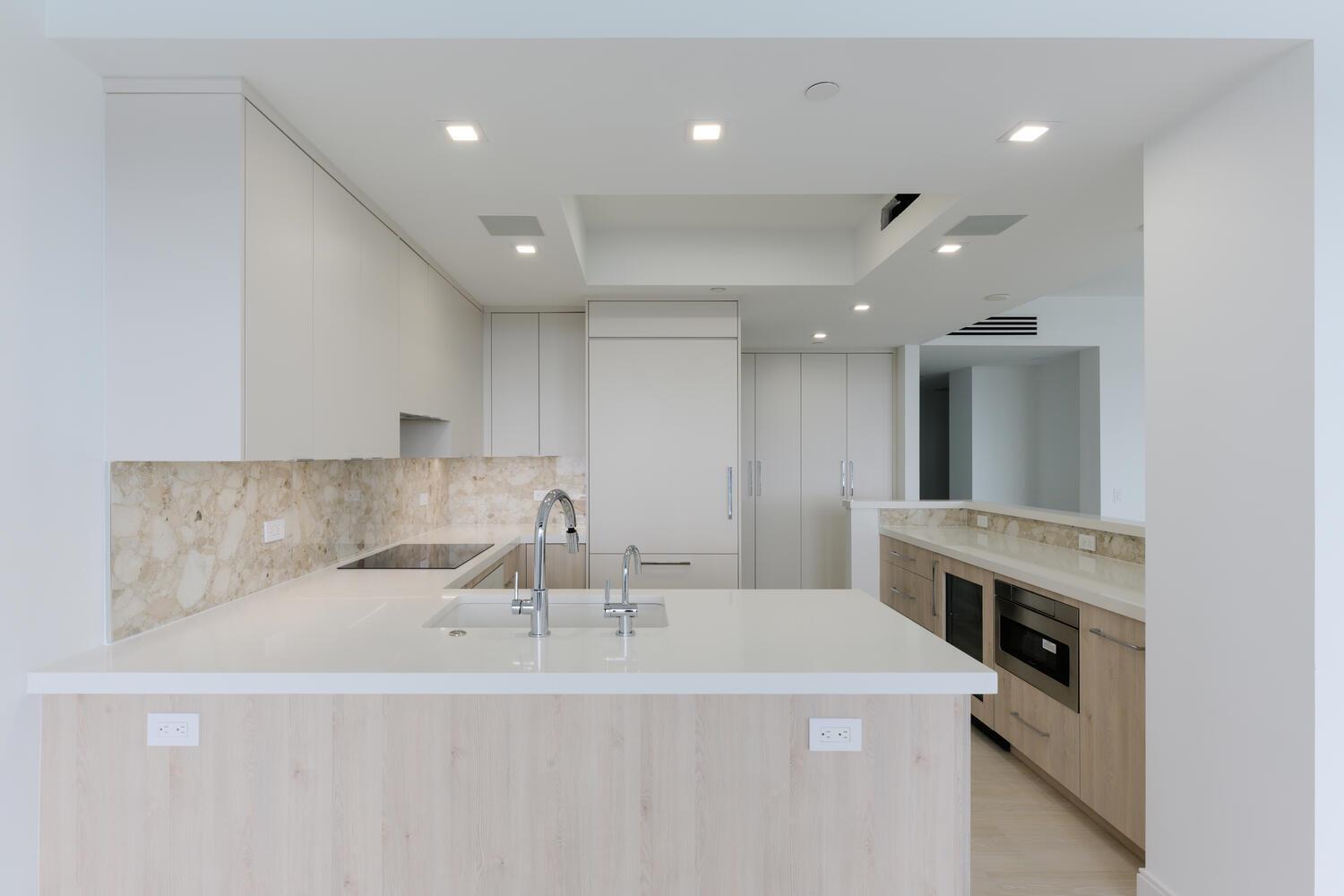 PLAZA OF THE PALM BEACHES - Residential