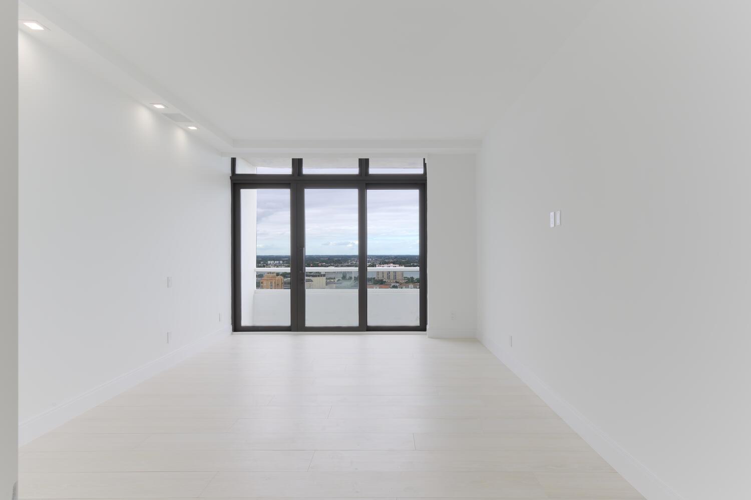 PLAZA OF THE PALM BEACHES - Residential