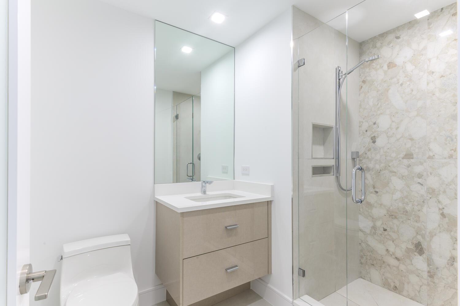 PLAZA OF THE PALM BEACHES - Residential