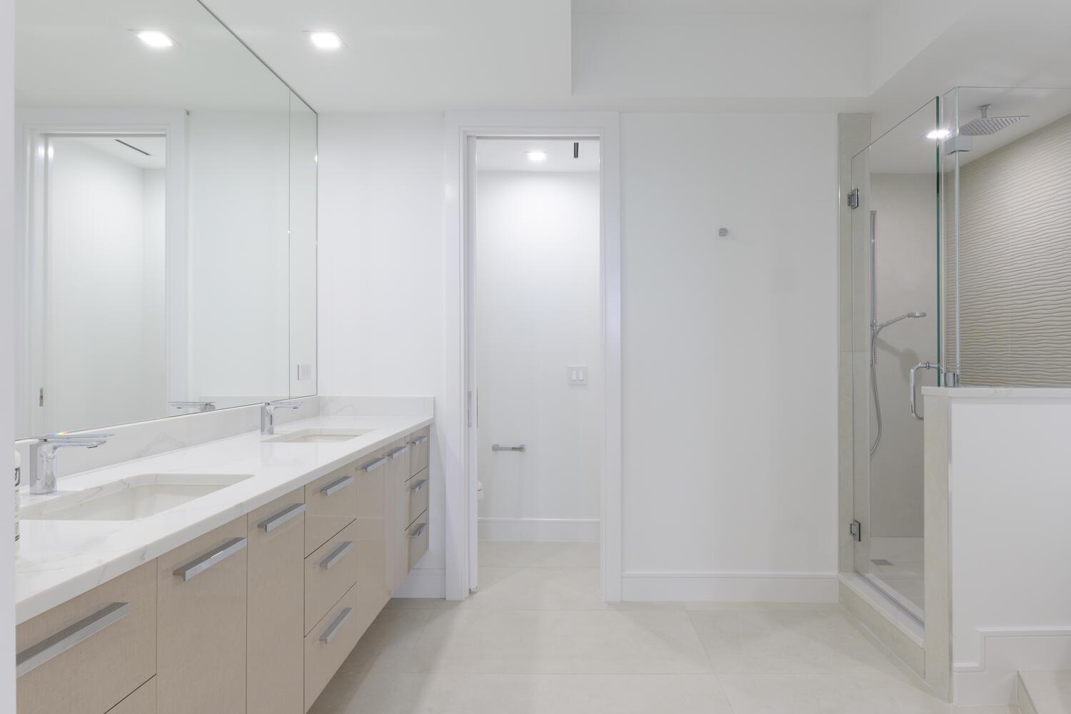 PLAZA OF THE PALM BEACHES - Residential