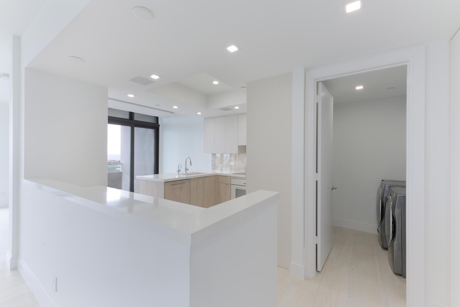 PLAZA OF THE PALM BEACHES - Residential