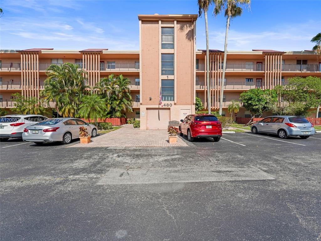 PALM LAKES CONDO - Residential
