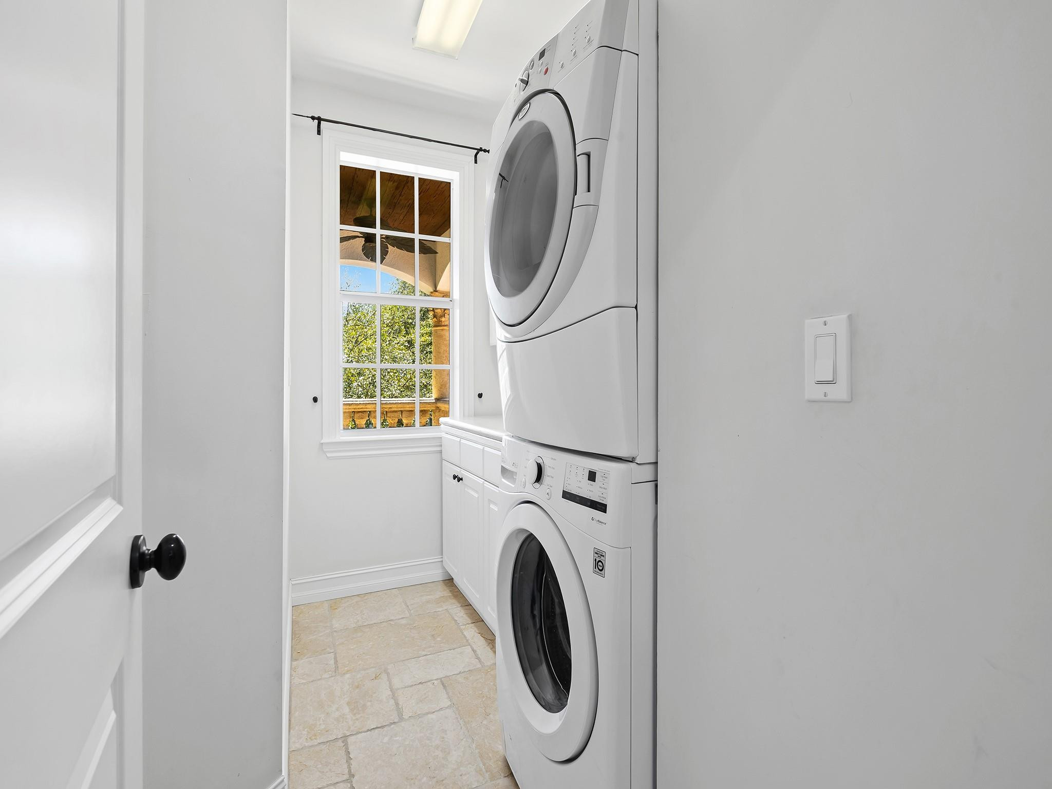 RIO VISTA C J HECTORS RES - Residential