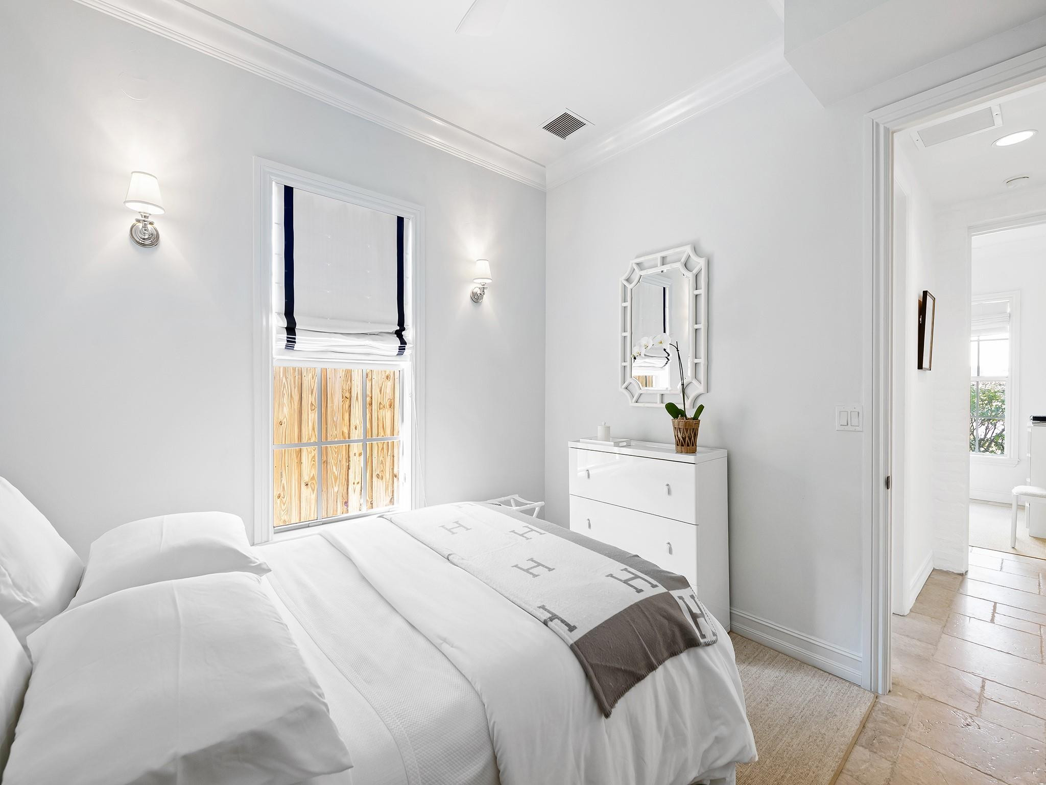 RIO VISTA C J HECTORS RES - Residential