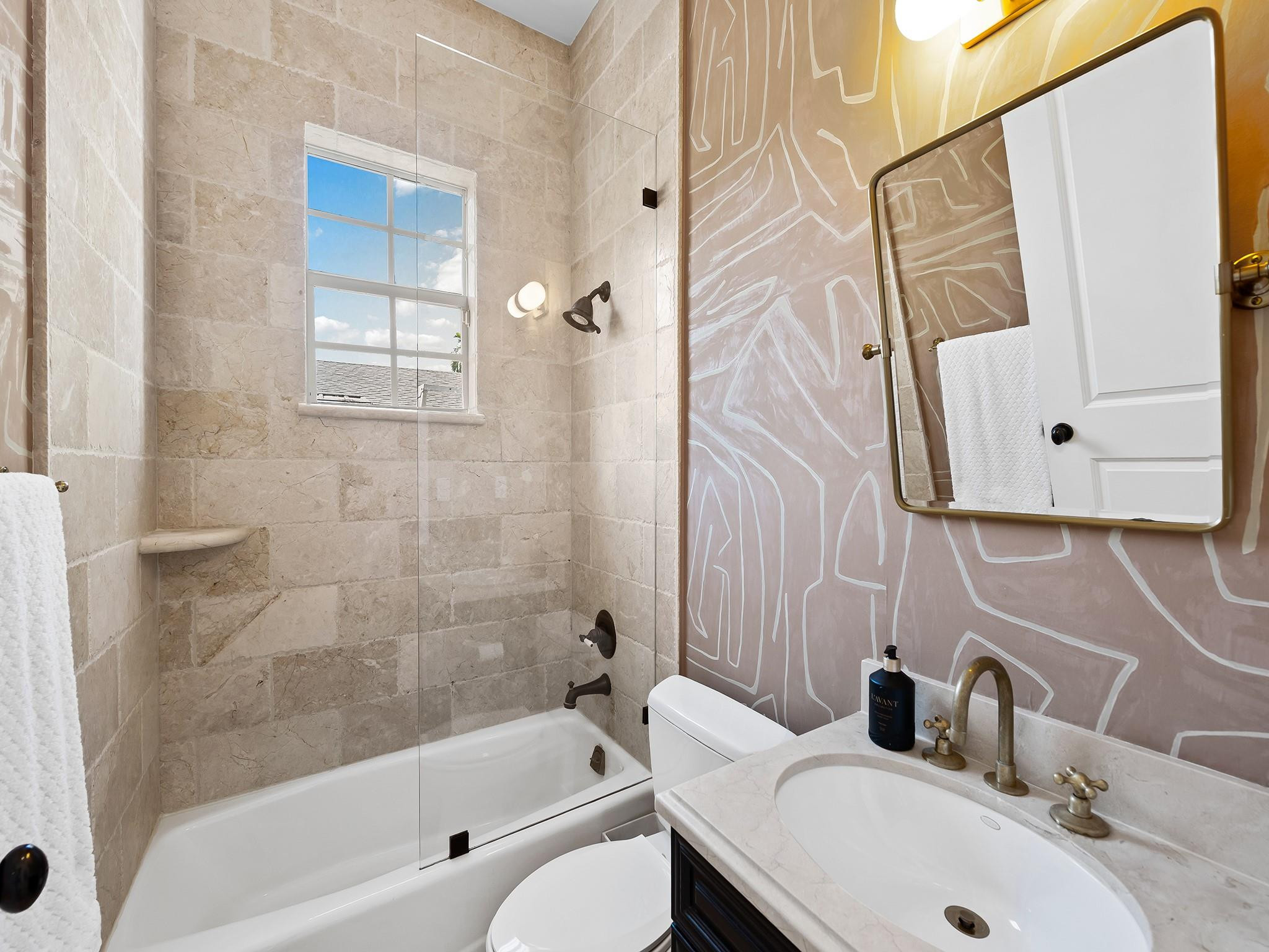 RIO VISTA C J HECTORS RES - Residential