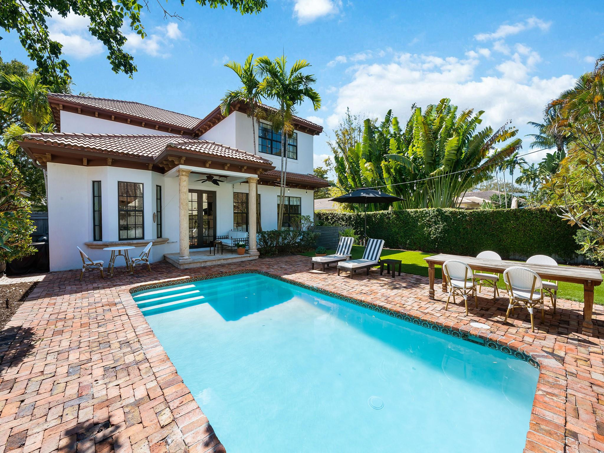 RIO VISTA C J HECTORS RES - Residential