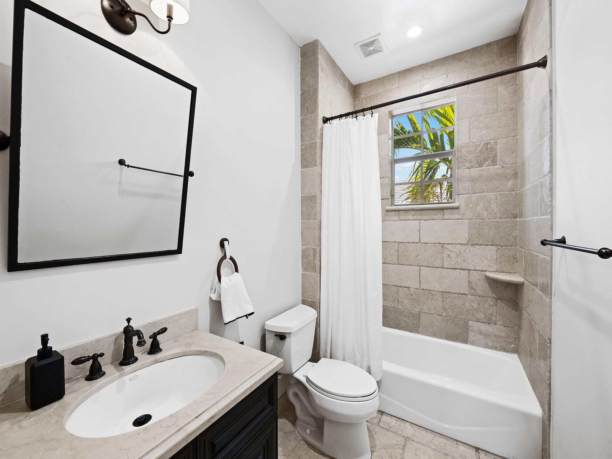 RIO VISTA C J HECTORS RES - Residential