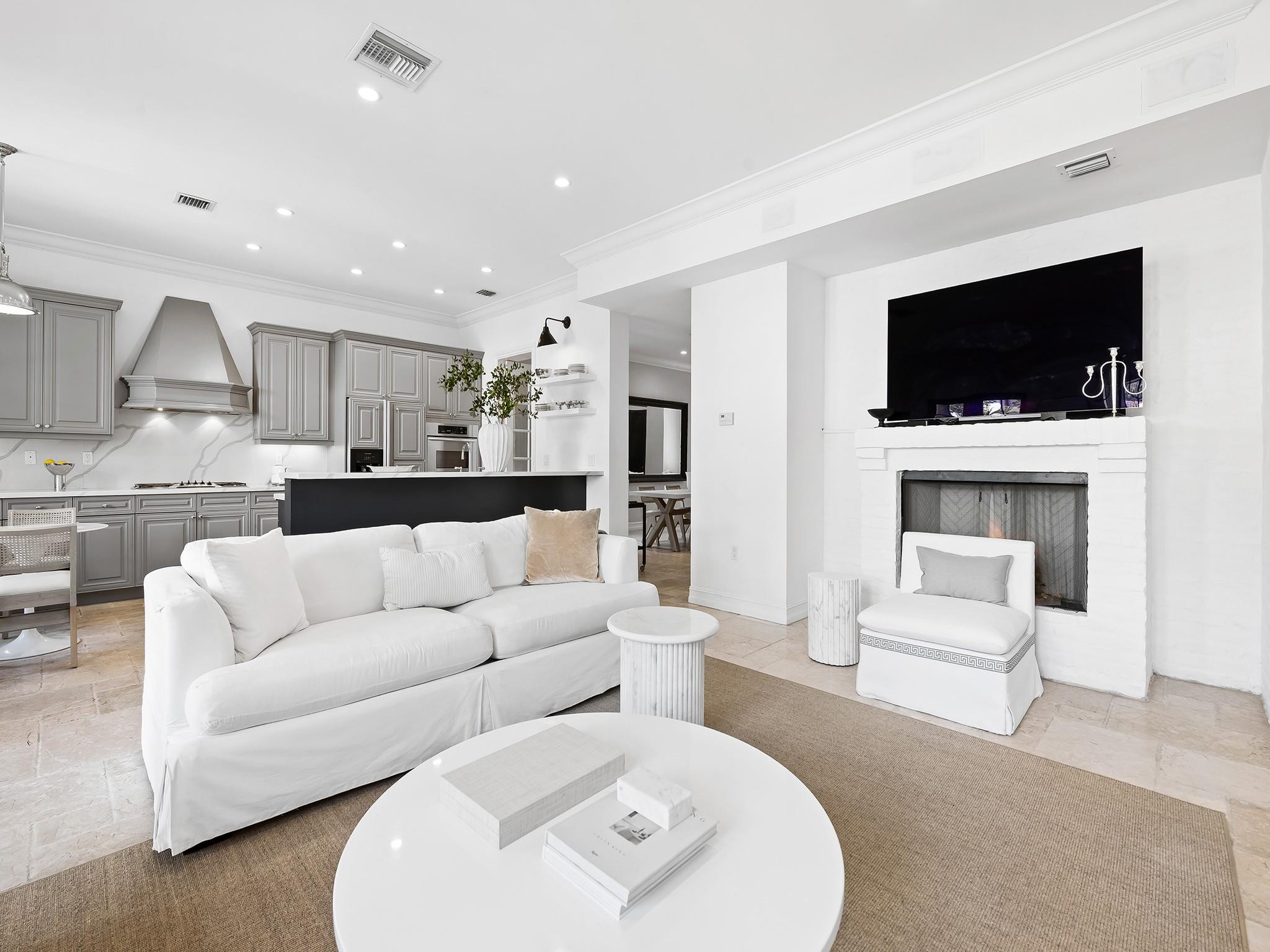 RIO VISTA C J HECTORS RES - Residential