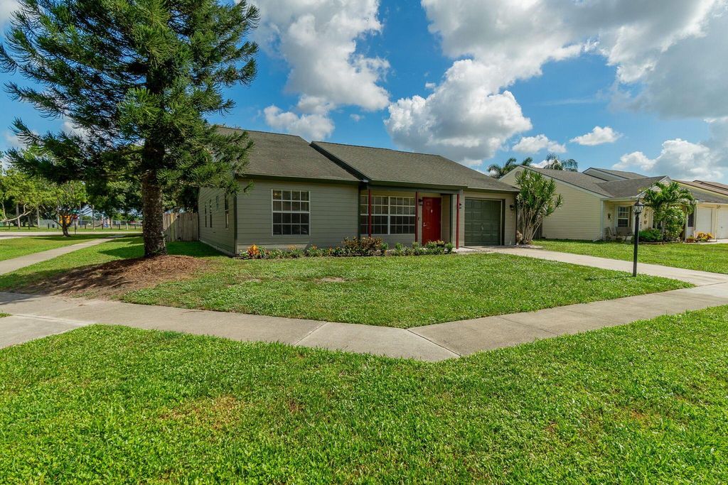 Photo of 7786 Blairwood Circle N, Lake Worth, FL 33467 (MLS # R11116338)
