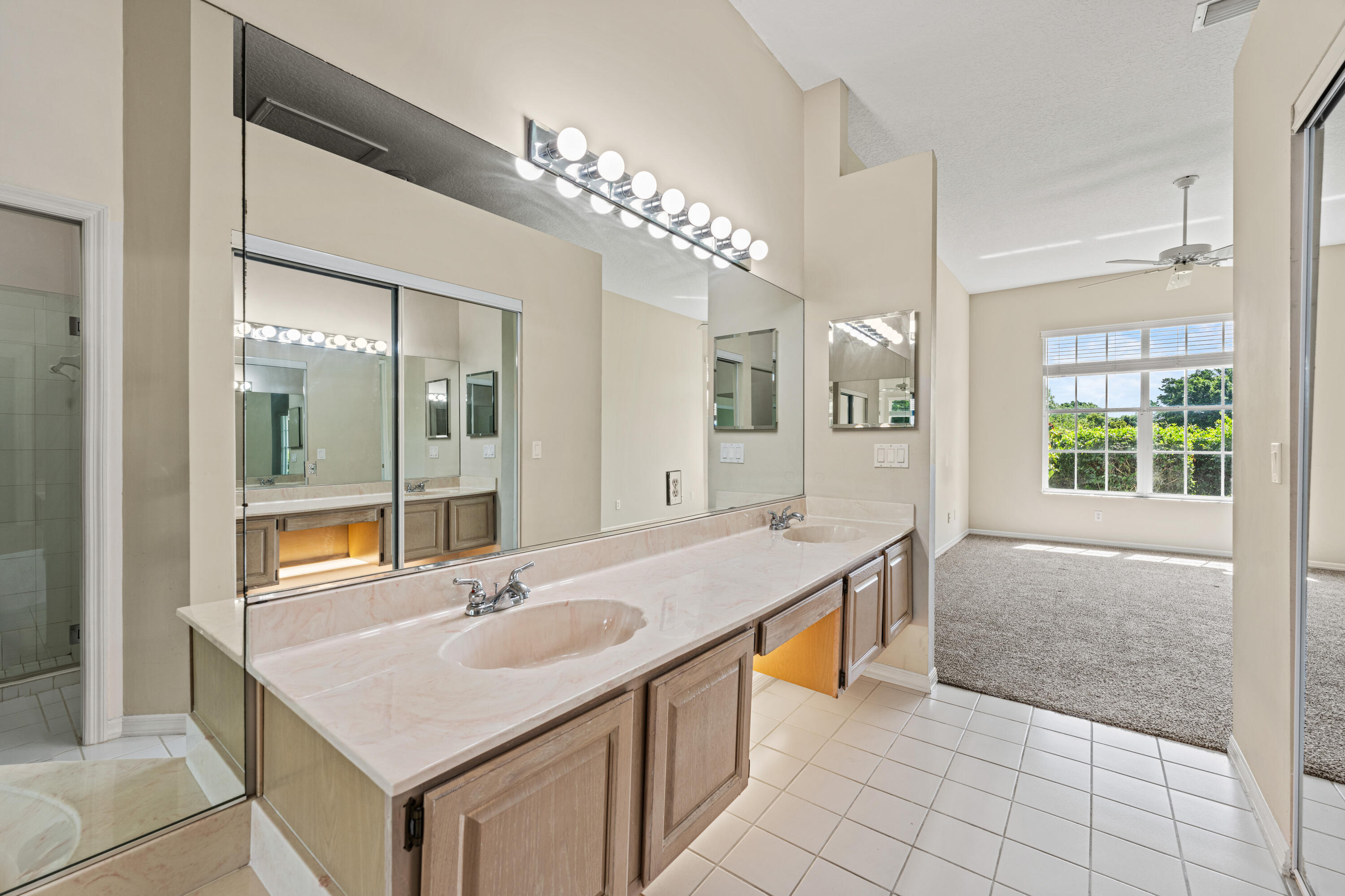 FAIRWAY ISLE PARCEL 8 BLK 15 - Residential