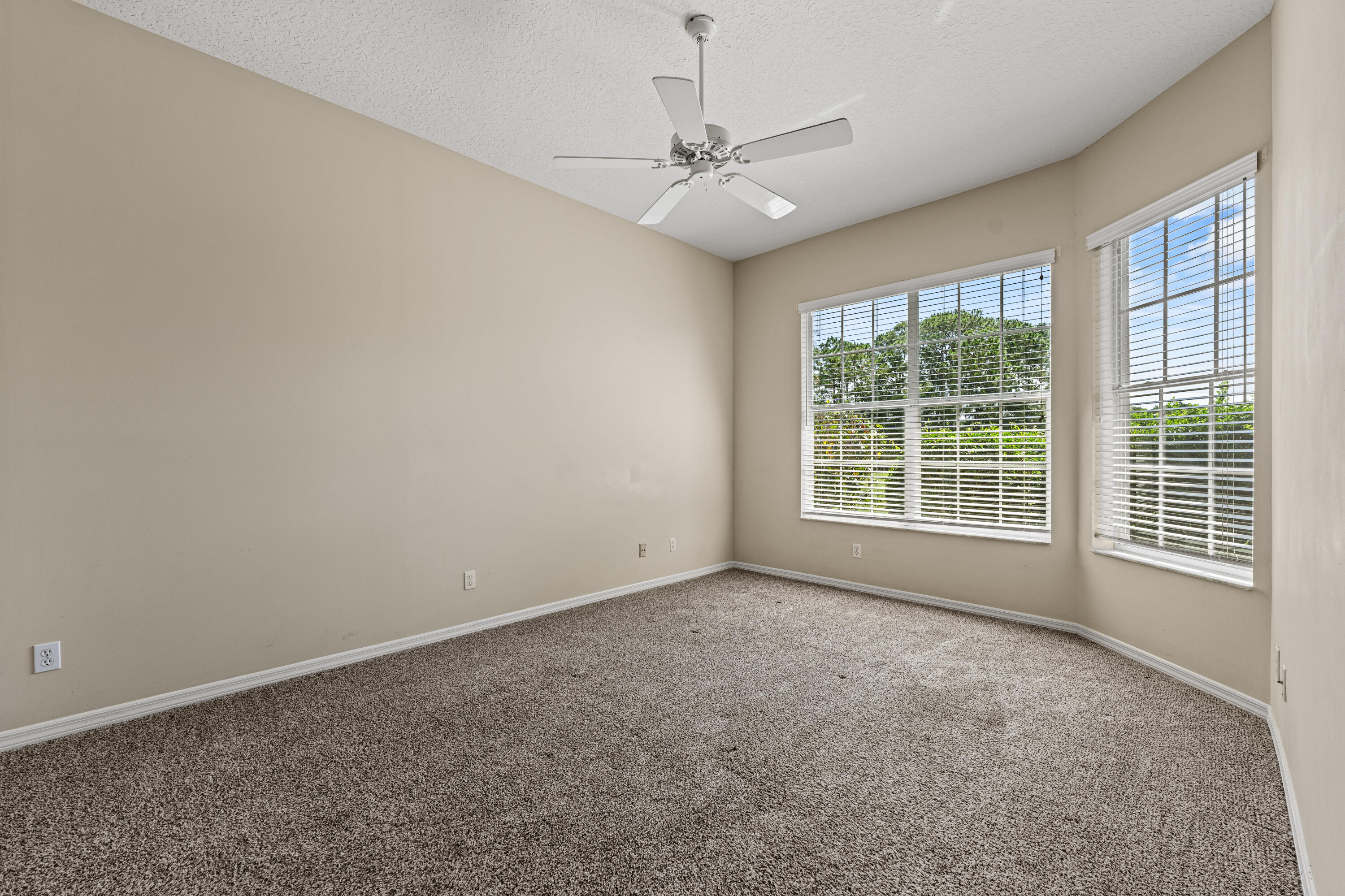 FAIRWAY ISLE PARCEL 8 BLK 15 - Residential