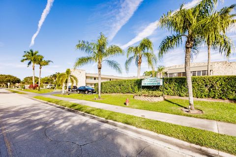 A home in Royal Palm Beach