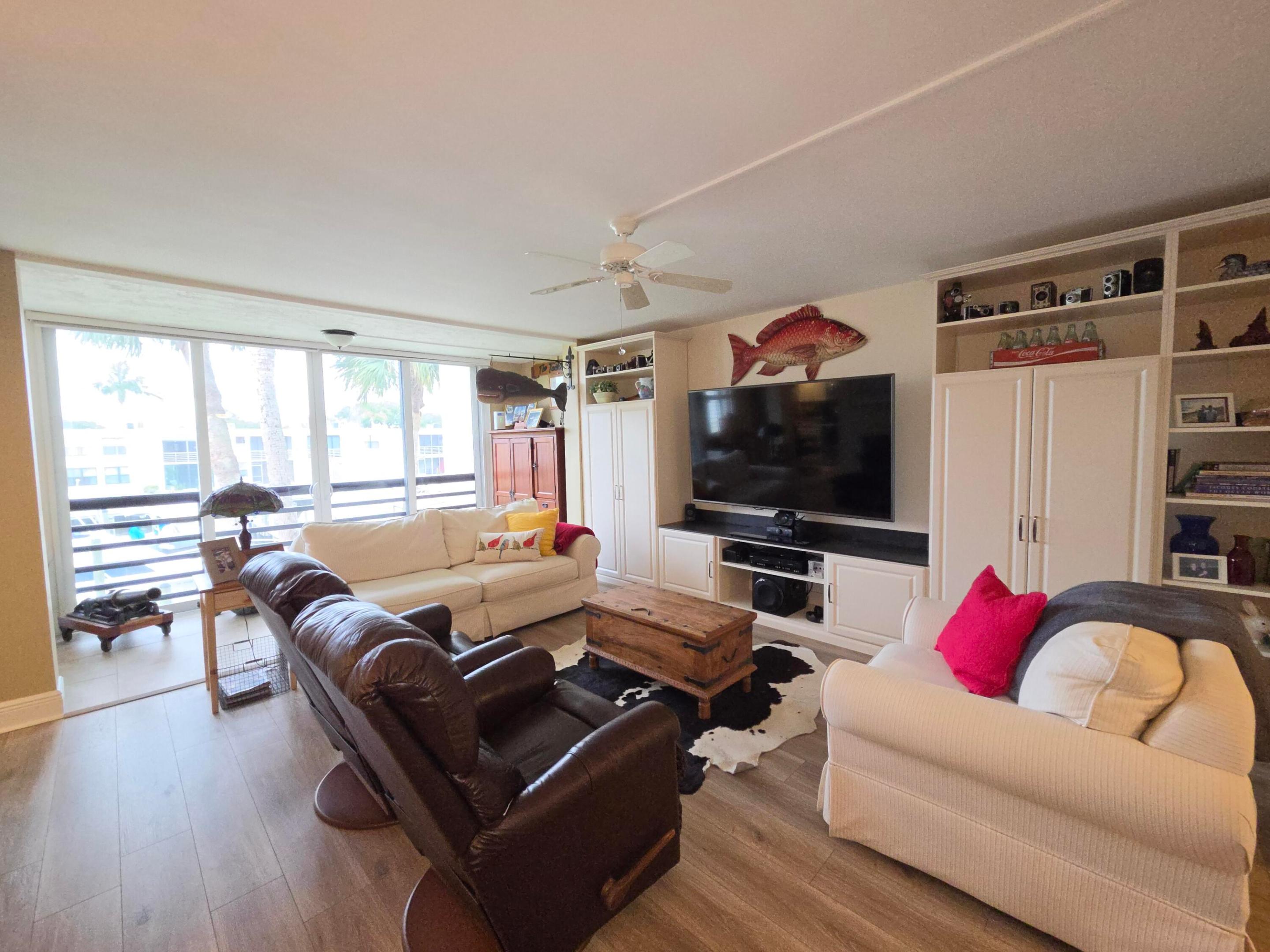 CIRCLE BAY YACHT CLUB CONDO - Residential