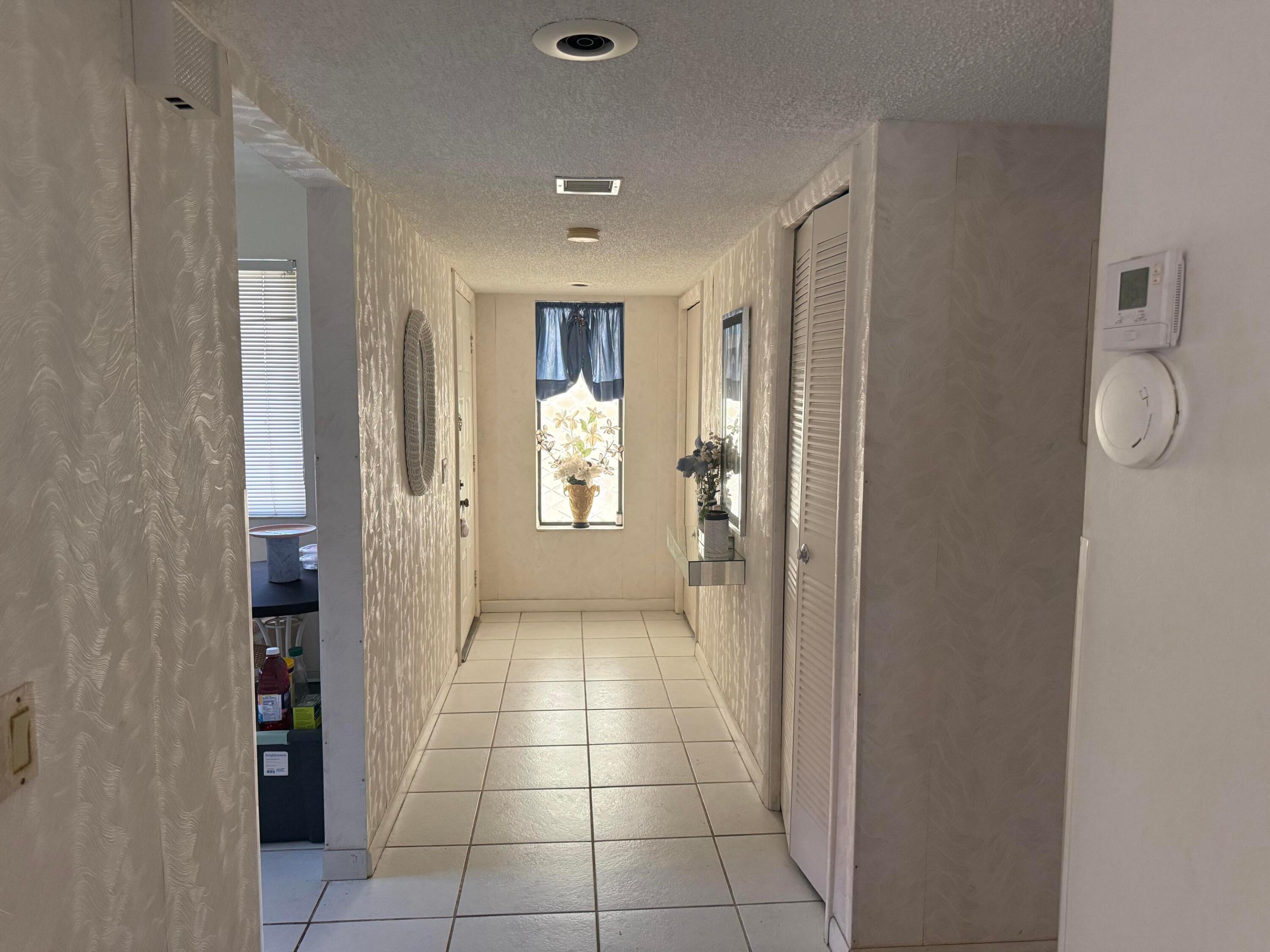 RACQUET CLUB APTS AT BONAVENTURE - Residential