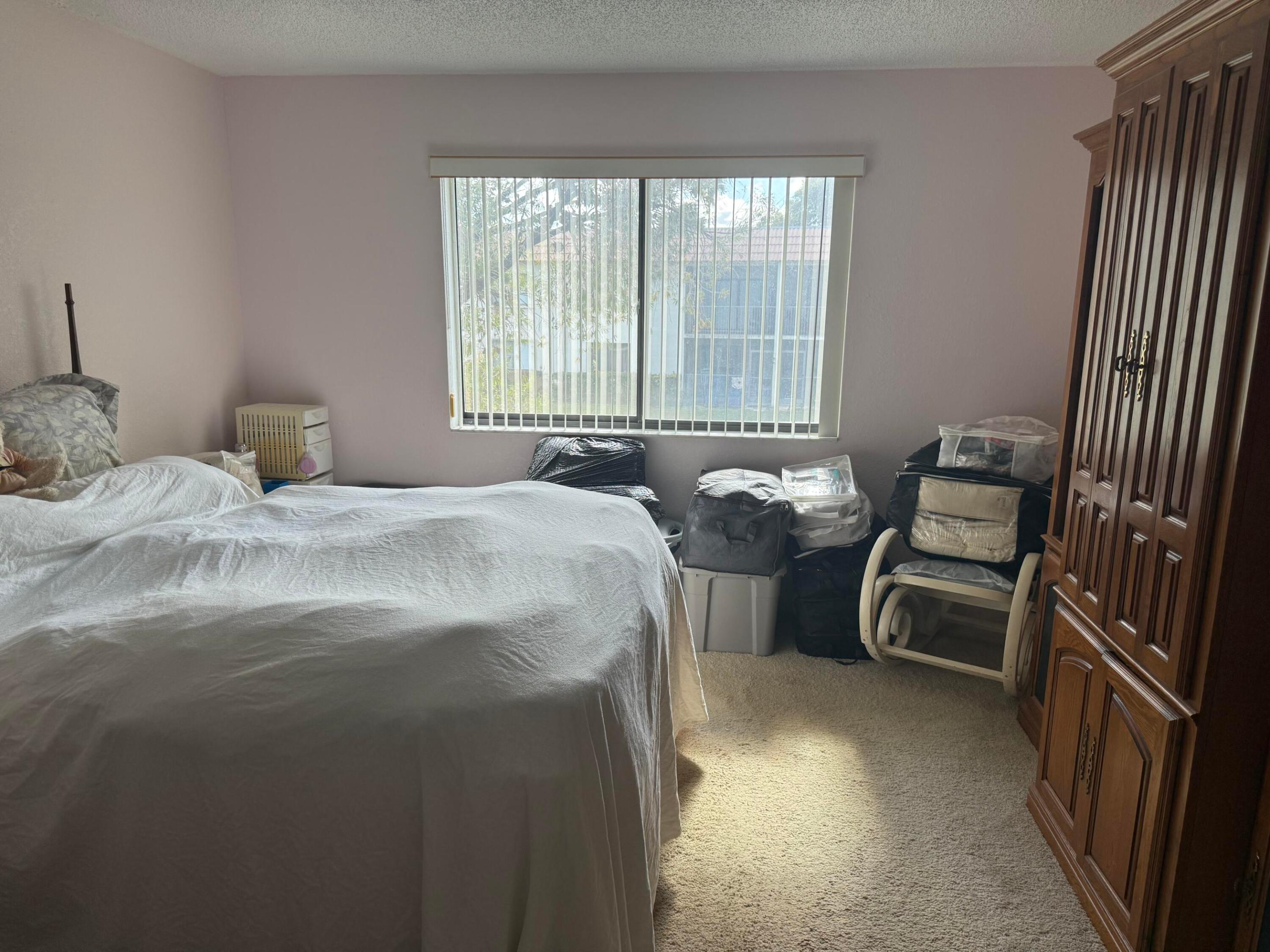 RACQUET CLUB APTS AT BONAVENTURE - Residential