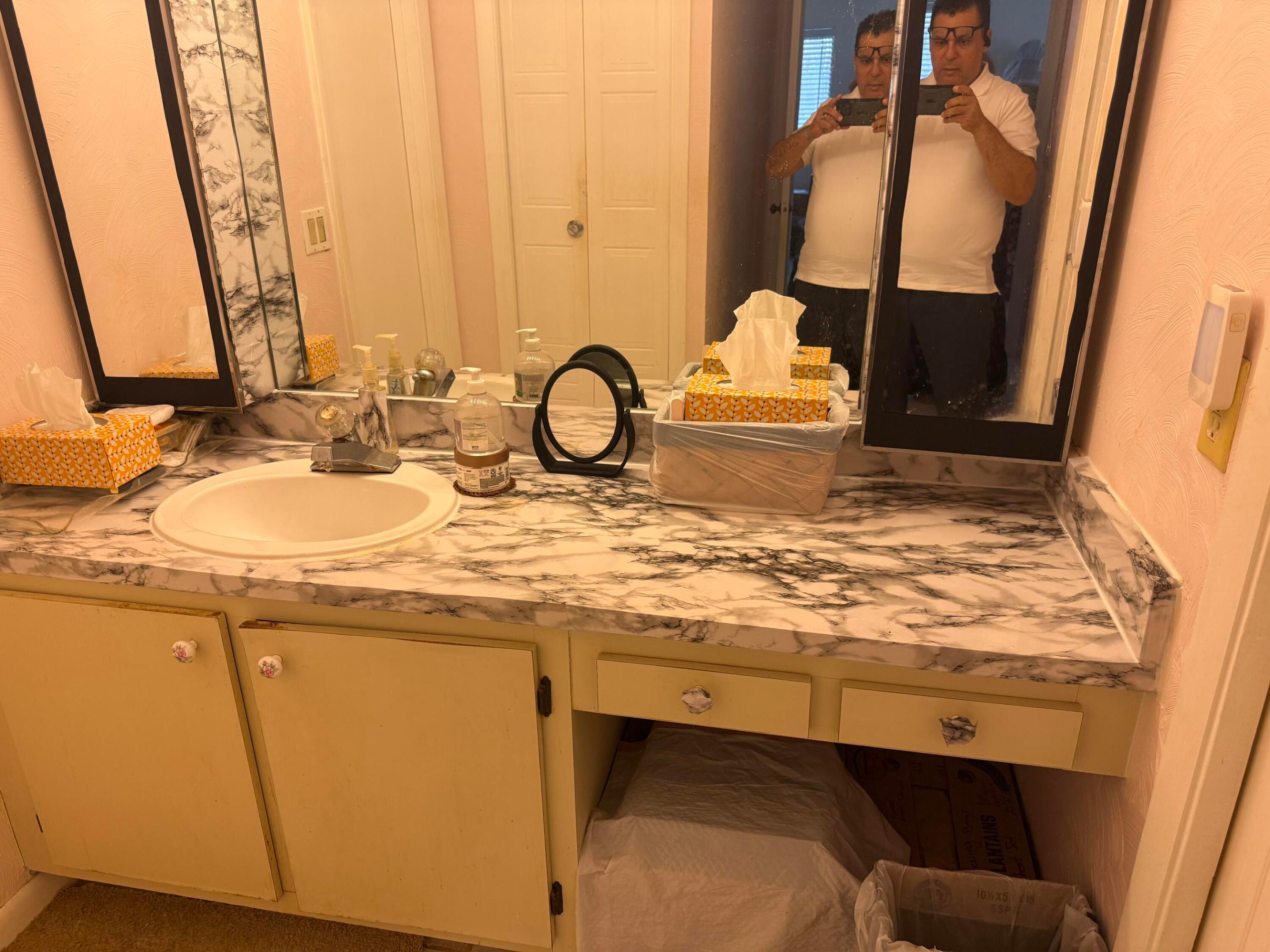 RACQUET CLUB APTS AT BONAVENTURE - Residential