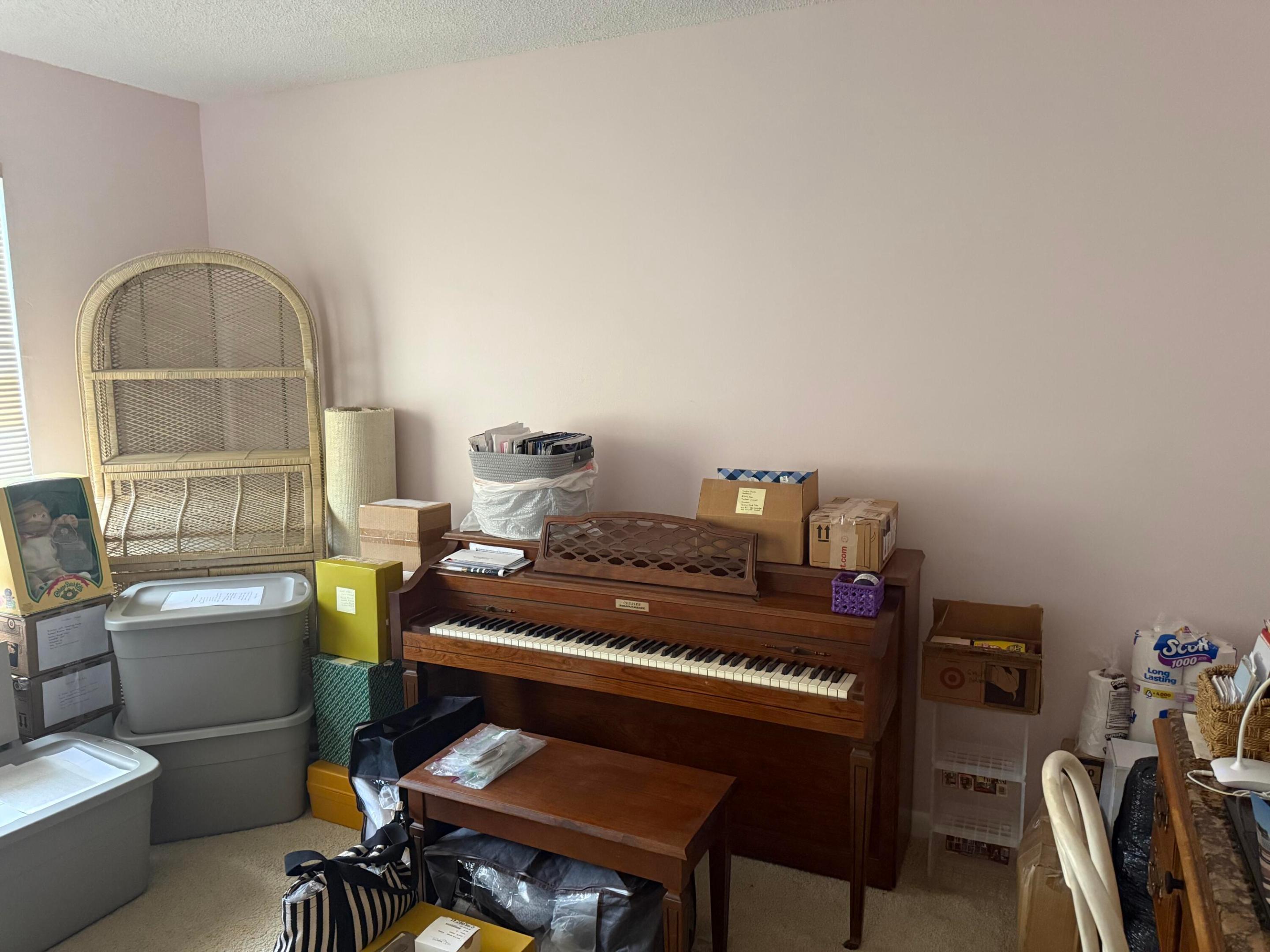 RACQUET CLUB APTS AT BONAVENTURE - Residential