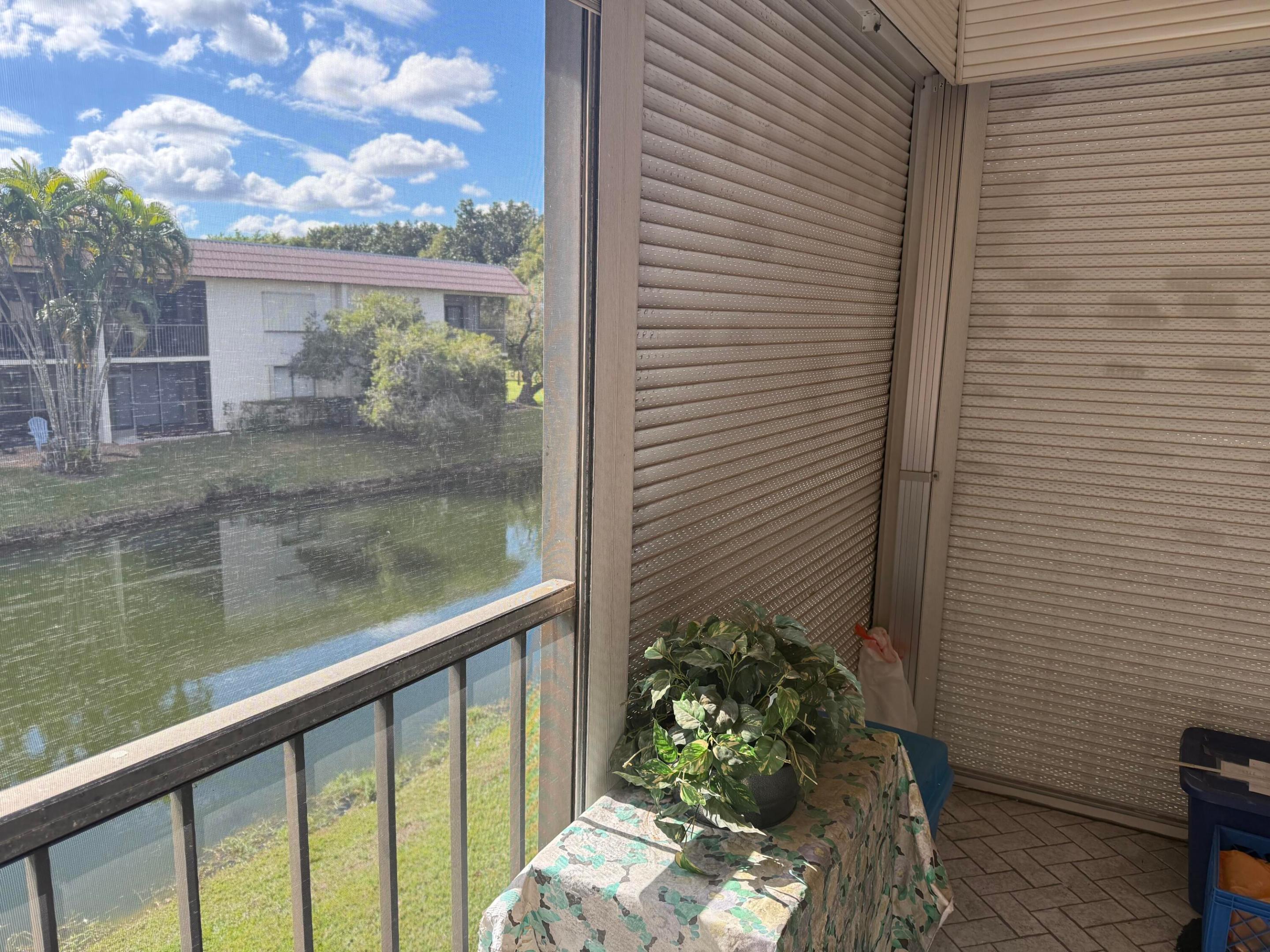 RACQUET CLUB APTS AT BONAVENTURE - Residential