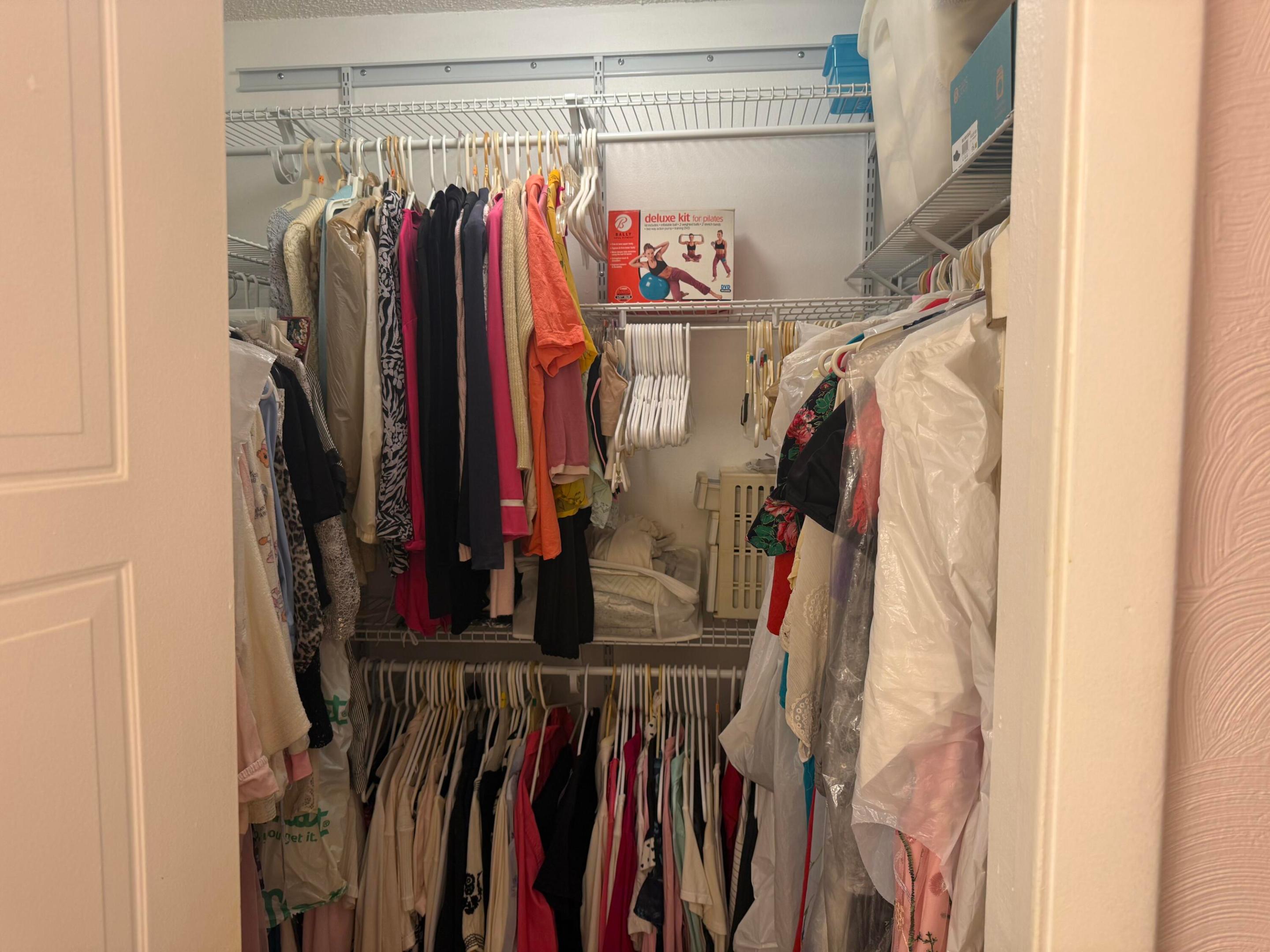 RACQUET CLUB APTS AT BONAVENTURE - Residential