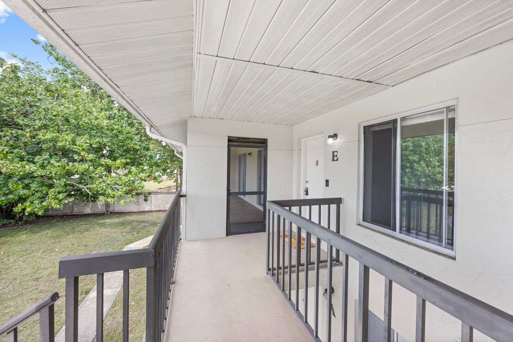 Photo of 6560 Chasewood Drive #E, Jupiter, FL 33458 (MLS # R11059701)