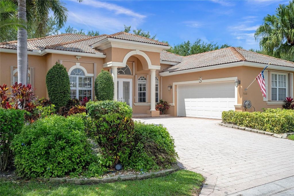 Photo of 7308 Viale Michelangelo, Delray Beach, FL 33446 (MLS # F10502399)