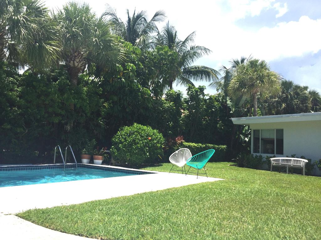 Photo of 145 Beacon Lane, Jupiter Inlet Colony, FL 33469 (MLS # R11169885)