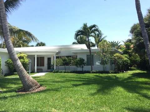 Photo of 145 Beacon Lane, Jupiter Inlet Colony, FL 33469 (MLS # R11169885)