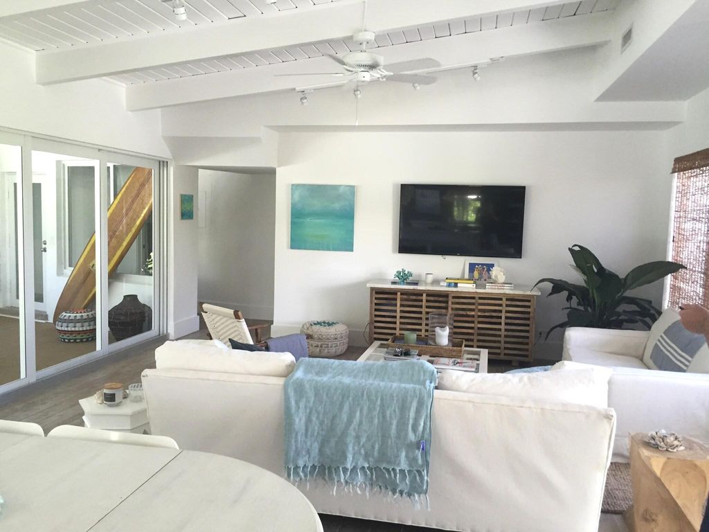 Photo of 145 Beacon Lane, Jupiter Inlet Colony, FL 33469 (MLS # R11169885)