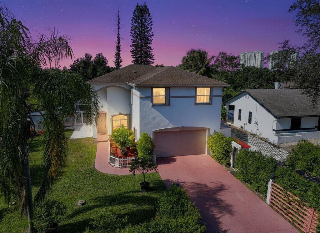 Photo of 2151 NW 121st Avenue, Plantation, FL 33323 (MLS # R11145067)