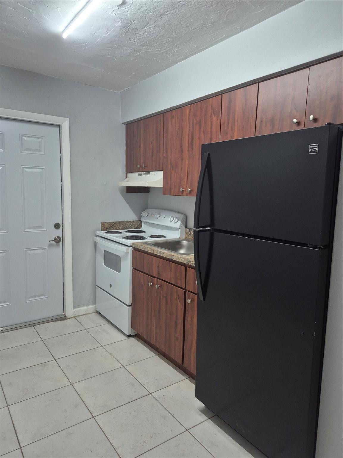 MIAMI GARDENS ESTATES SEC 2 - Residential Lease